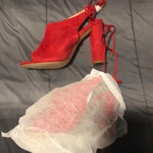 New-FashionNova Hey you booties heels